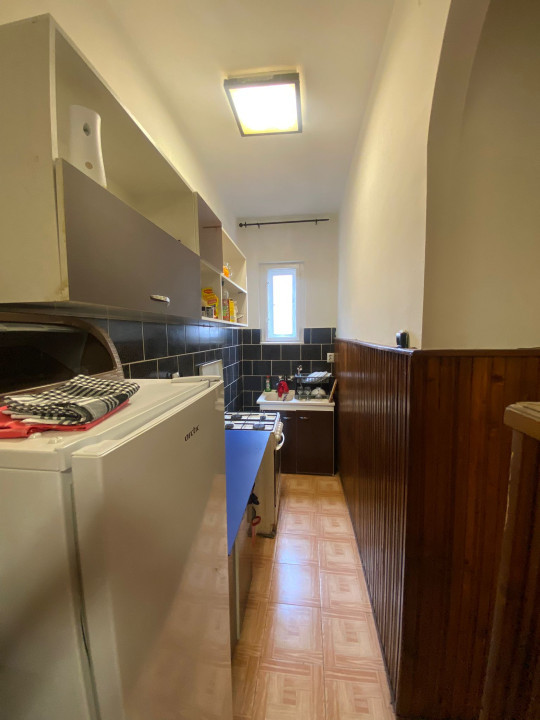 Apartament 2 camere, decomandat, ultracentral, etaj 1, str Independenței