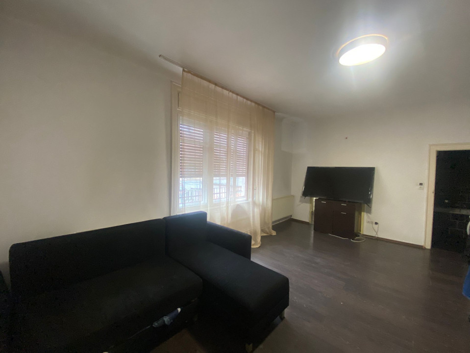 Apartament 2 camere, decomandat, ultracentral, etaj 1, str Independenței