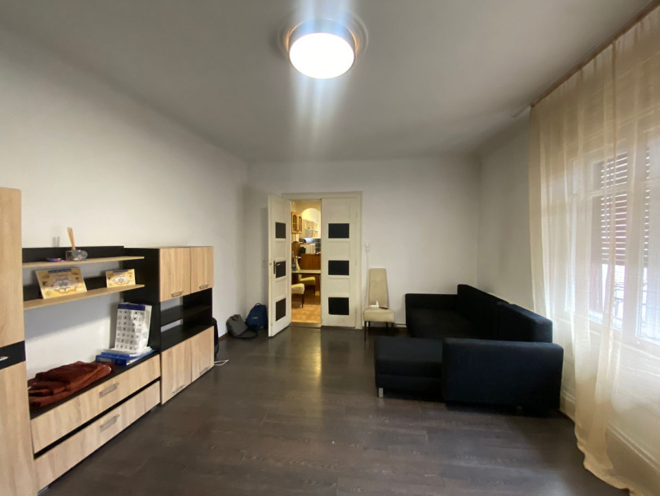 Apartament 2 camere, decomandat, ultracentral, etaj 1, str Independenței