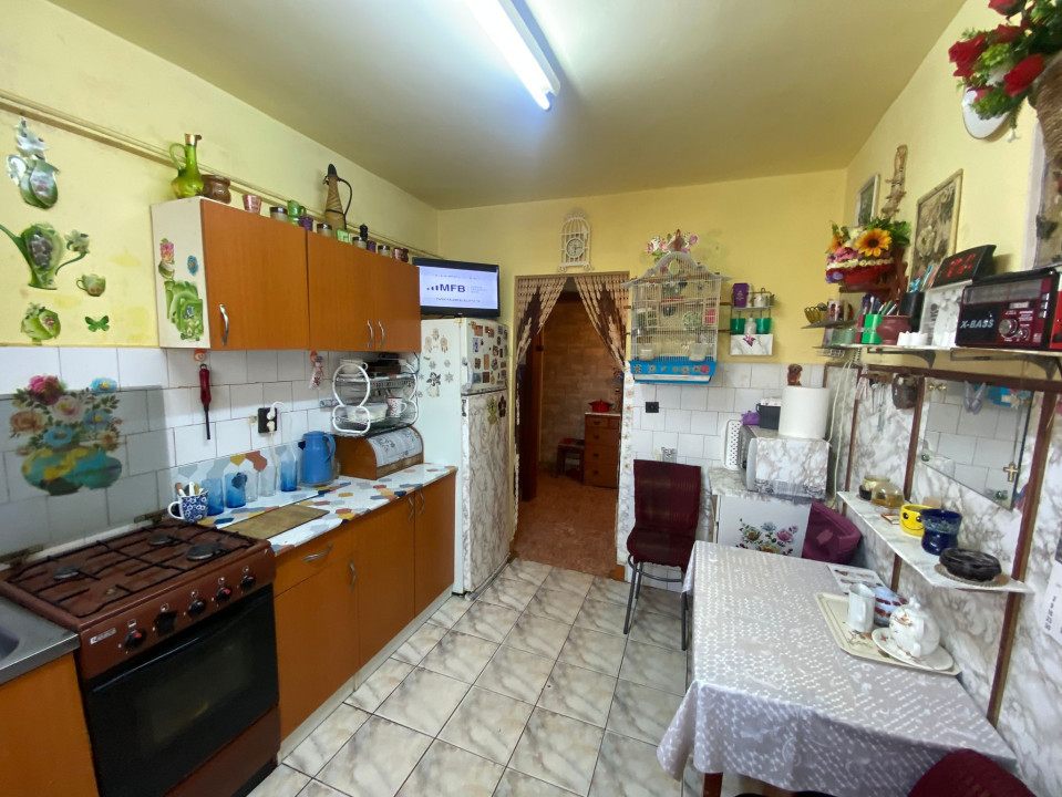 Apart 2camere, decomandat, 61mp utili, etaj 7din7, bloc cu lift, str.B-dul Dacia