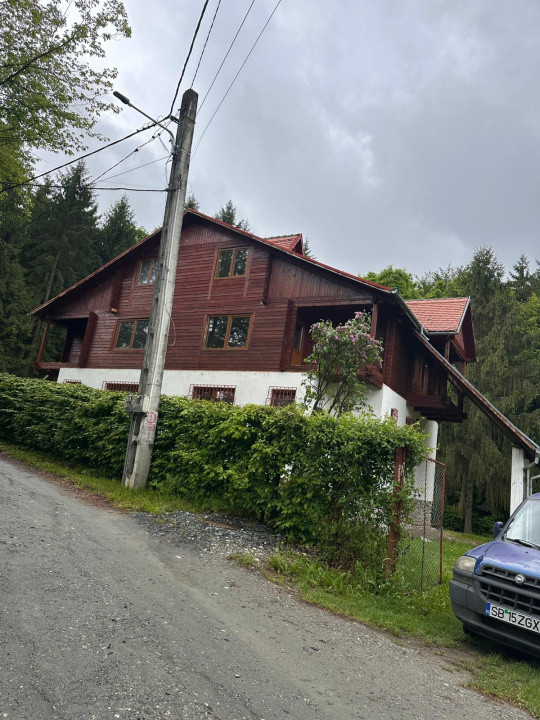 🌲 Duplex deosebit cu vedere panoramică spre munți și pădure – Tocile, Sadu 🏡