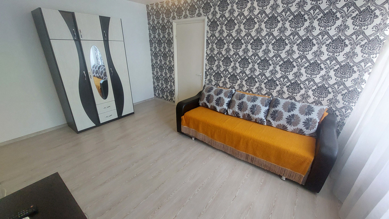 Apartament doua camere semidecomandat, etajul 3, Calea Bucuresti zona Institut