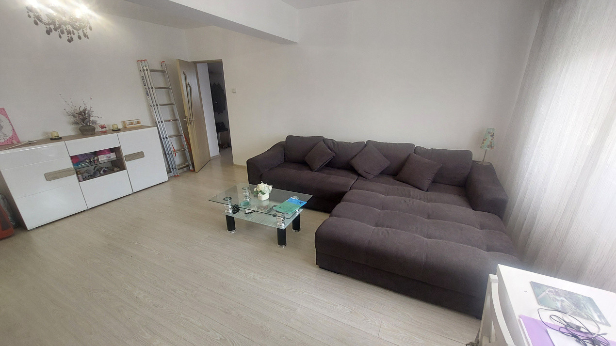 Apartament doua camere decomandat, mansarda, Craiovita zona Promenada