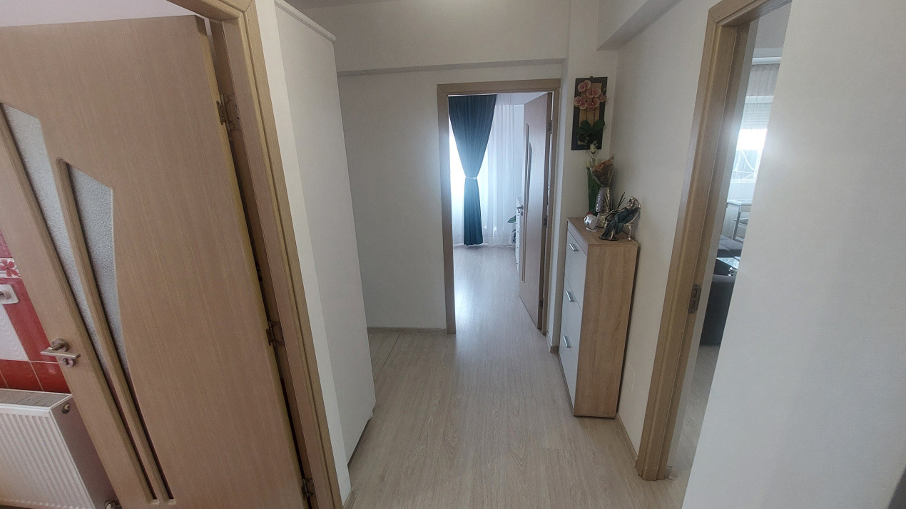 Apartament doua camere decomandat, mansarda, Craiovita zona Promenada