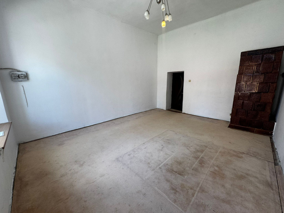 Apartament 2 camere, semidecomandat,45mp+ beci 27mp, Centru, zona Lipscani. 
