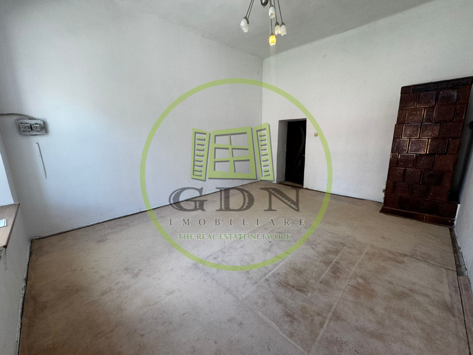 Apartament 2 camere, semidecomandat,45mp+ beci 27mp, Centru, zona Lipscani. 