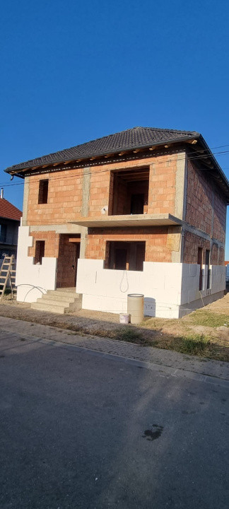 Duplex 130 mp, Curte și vedere  panoramica– Cristian, în Construcție