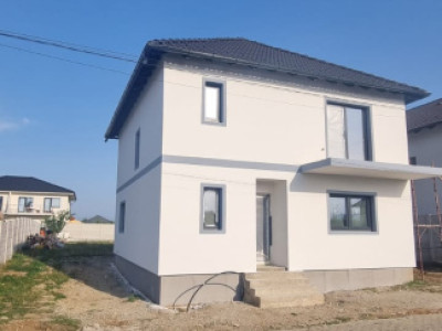 Duplex 130 mp, Curte și vedere  panoramica– Cristian, în Construcție