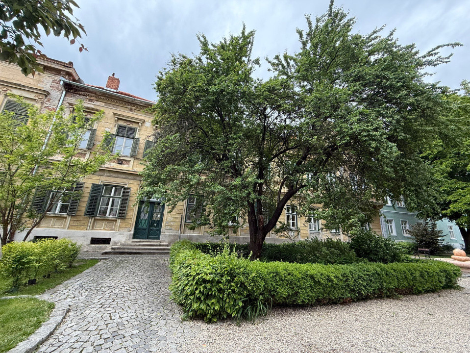 Apartament 2 camere, pretabil investitie, Piata Schiller, ultracentral.