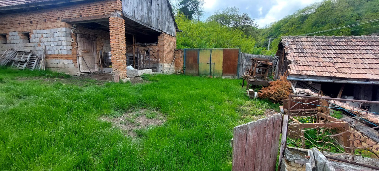 Casa 4 camere suprafata 81mp, teren 512mp spre vanzare in Saliste