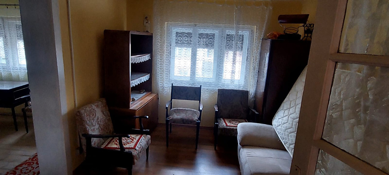 Casa 4 camere suprafata 81mp, teren 512mp spre vanzare in Saliste