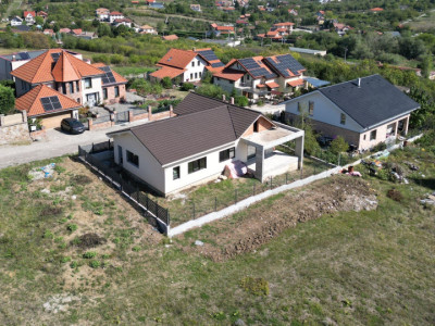 Casă modernă cu 4 camere, decomandată, suprafață utilă 131 mp, Oncea