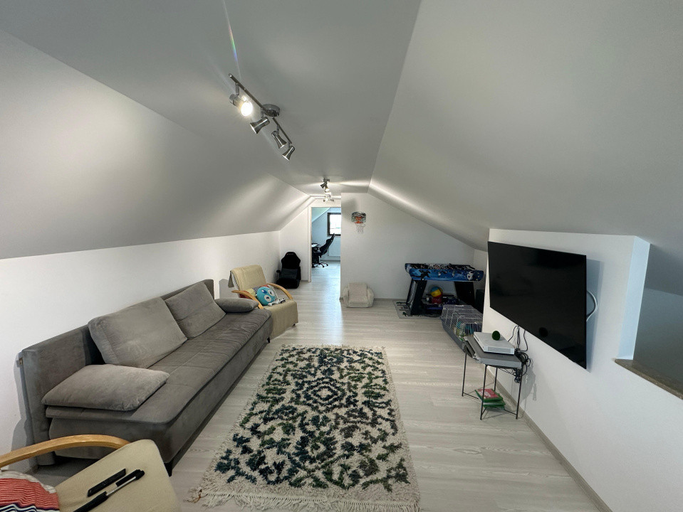 Casă P+M,5 camere