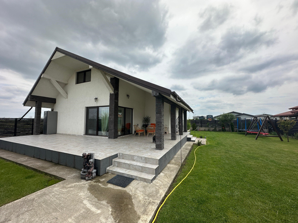 Casă P+M,5 camere