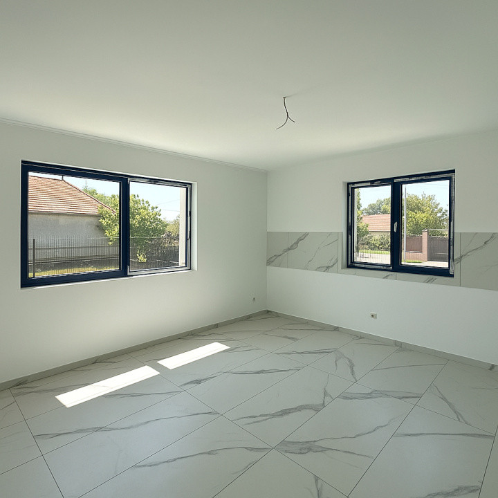 Casă 3 camere, 100 mp utili, de vânzare
