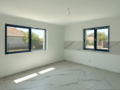 Casă 3 camere, 100 mp utili, de vânzare