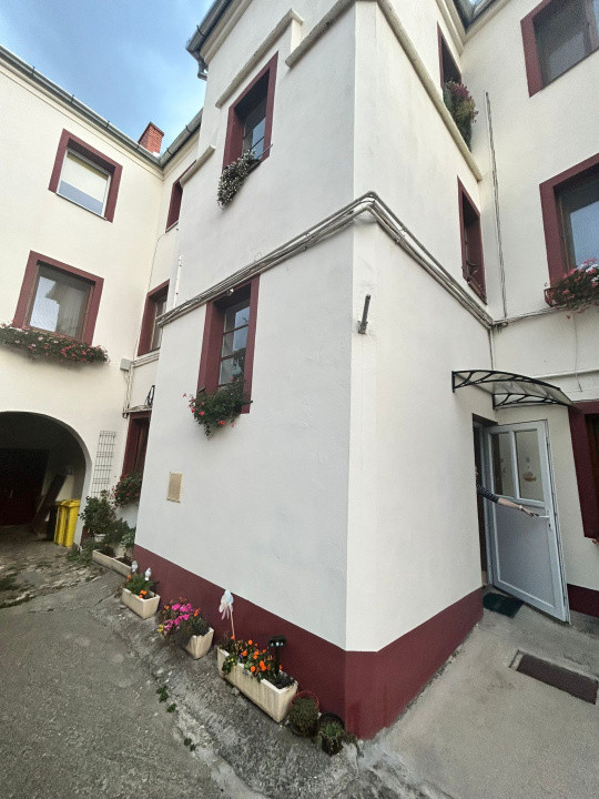 Apartament la casă de vânzare – zonă centrală, Sibiu – 98 mp, 4 camere