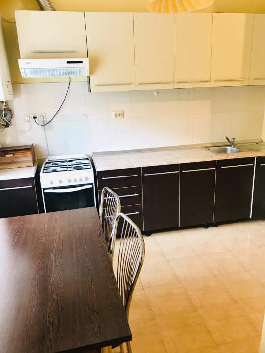 De vânzare apartament cu o cameră, 40 mp.,+balcon 8 mp., Zorilor, 156000 Euro