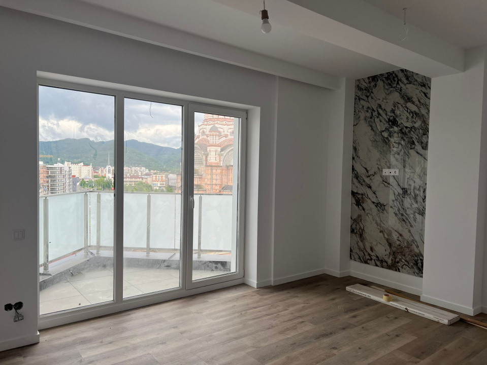 Apartament cu 3 camere , ultracentral cu panorama deosebita