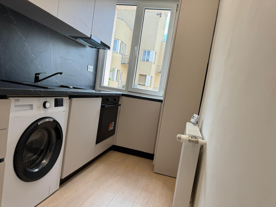 Oportunitate! Apart. cu 2 cam., 45 mp., Semicentral, Horea, 158000 Eur