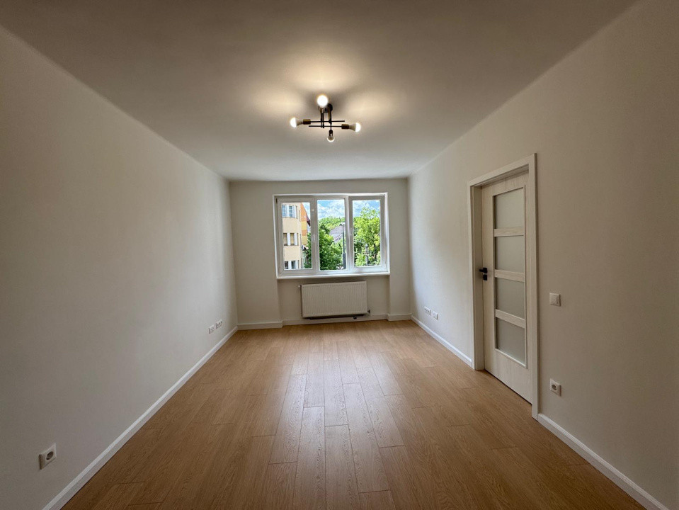 Oportunitate! Apart. cu 2 cam., 45 mp., Semicentral, Horea, 158000 Eur