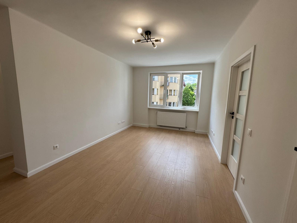 Oportunitate! Apart. cu 2 cam., 45 mp., Semicentral, Horea, 158000 Eur