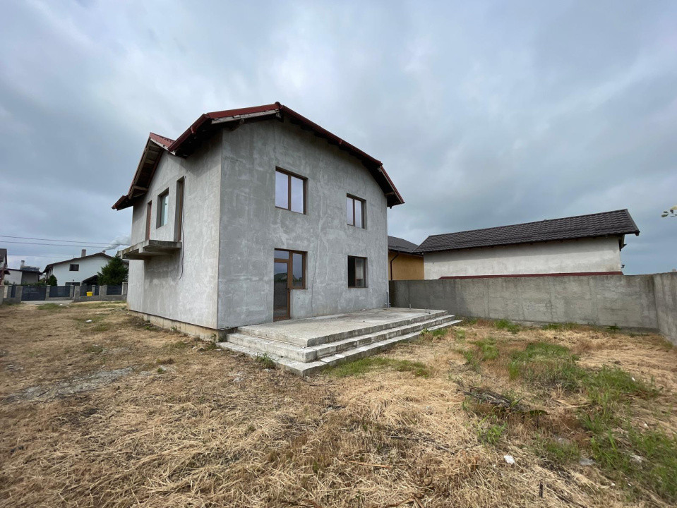 Casă semifinisată P+1 cu teren de 710mp în proximitatea centurii de Nord Craiova
