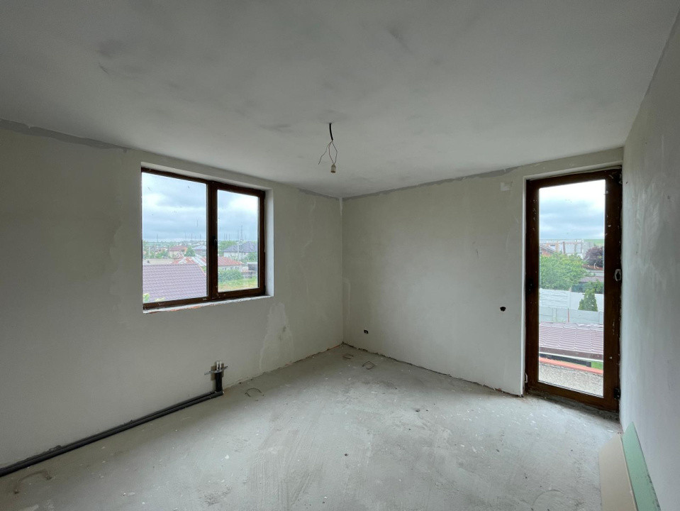 Casă semifinisată P+1 cu teren de 710mp în proximitatea centurii de Nord Craiova
