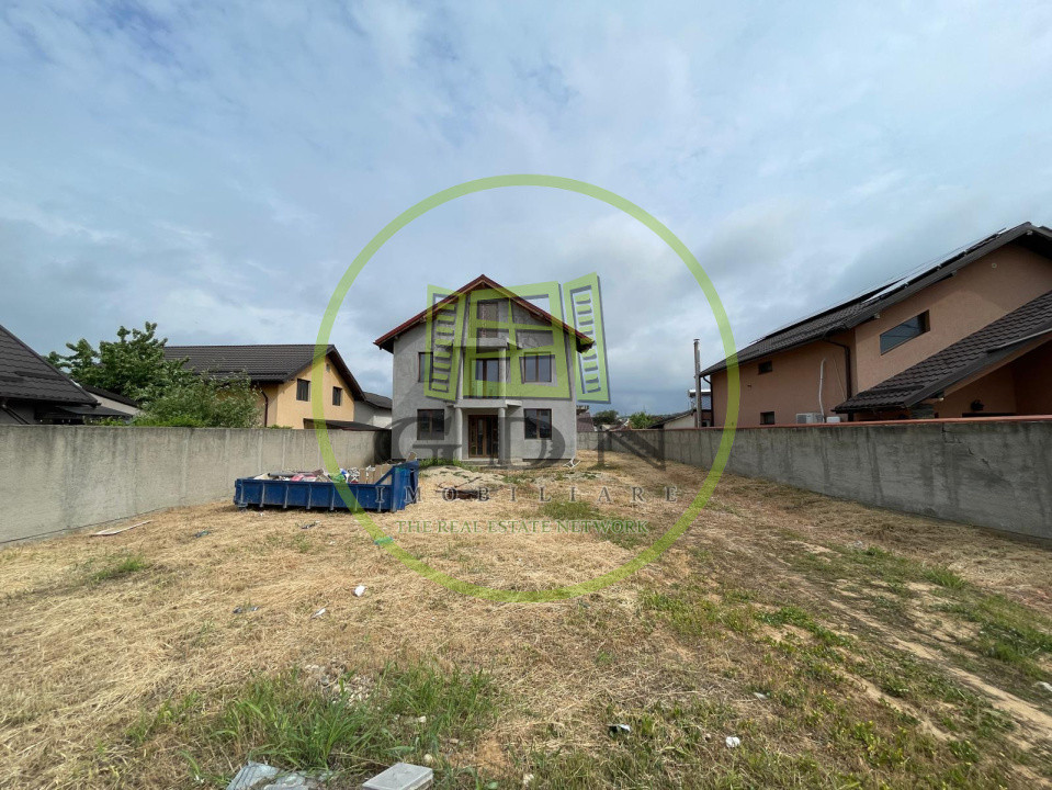 Casă semifinisată P+1 cu teren de 710mp în proximitatea centurii de Nord Craiova