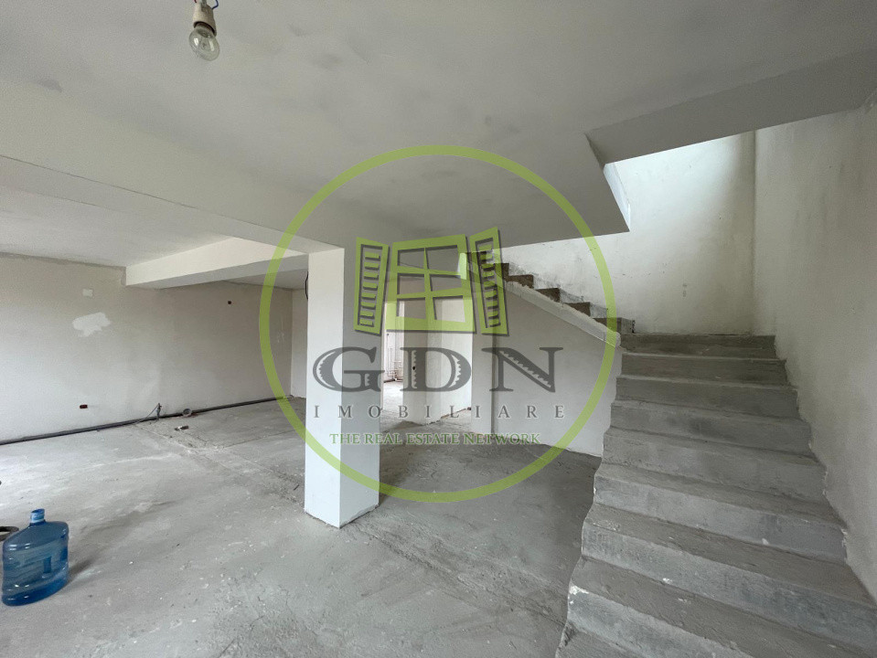 Casă semifinisată P+1 cu teren de 710mp în proximitatea centurii de Nord Craiova