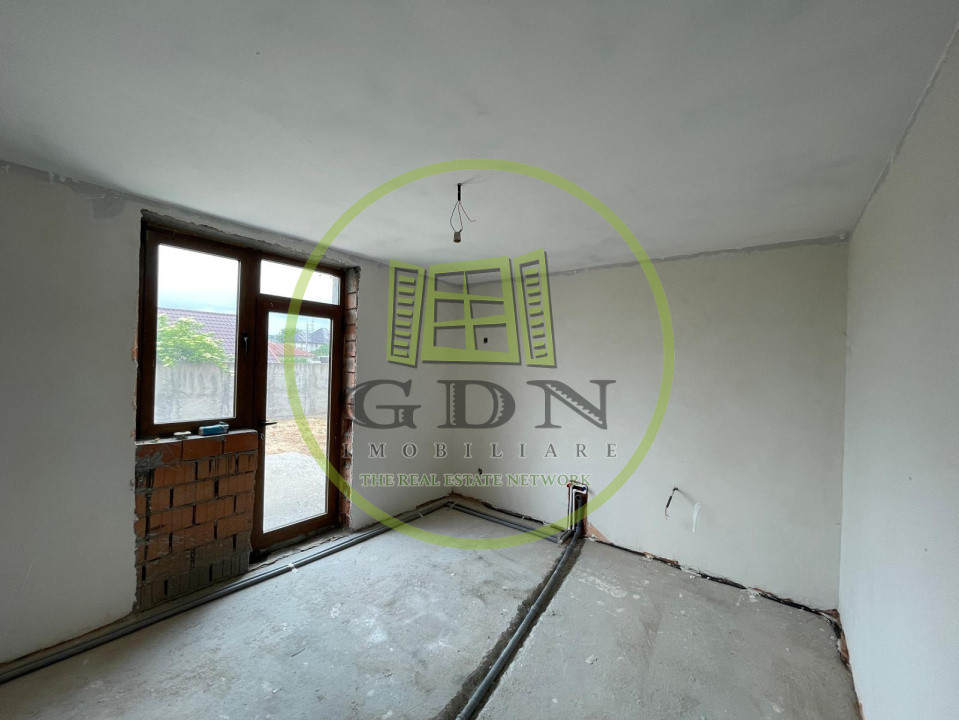 Casă semifinisată P+1 cu teren de 710mp în proximitatea centurii de Nord Craiova