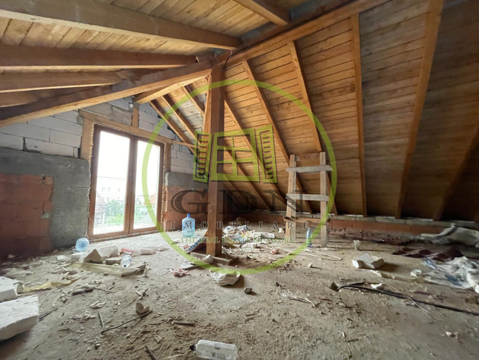 Casă semifinisată P+1 cu teren de 710mp în proximitatea centurii de Nord Craiova