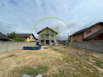 Casă semifinisată P+1 cu teren de 710mp în proximitatea centurii de Nord Craiova