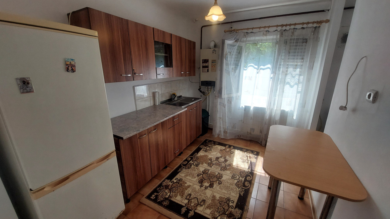Apartament doua camere decomandat, parter, 1 Mai zona Spitalul Judetean