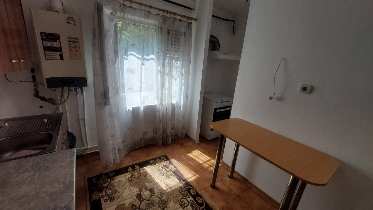 Apartament doua camere decomandat, parter, 1 Mai zona Spitalul Judetean