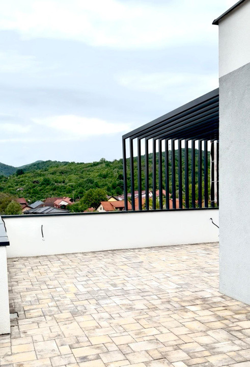 Penthouse in Tautii Magheraus - priveliste spre raul baita