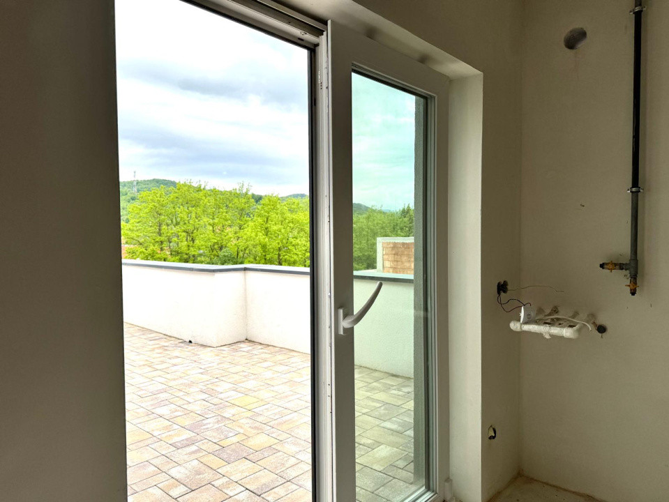 Penthouse in Tautii Magheraus - priveliste spre raul baita