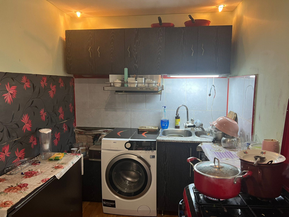 Casa cu 2 camere zona Grivitei 