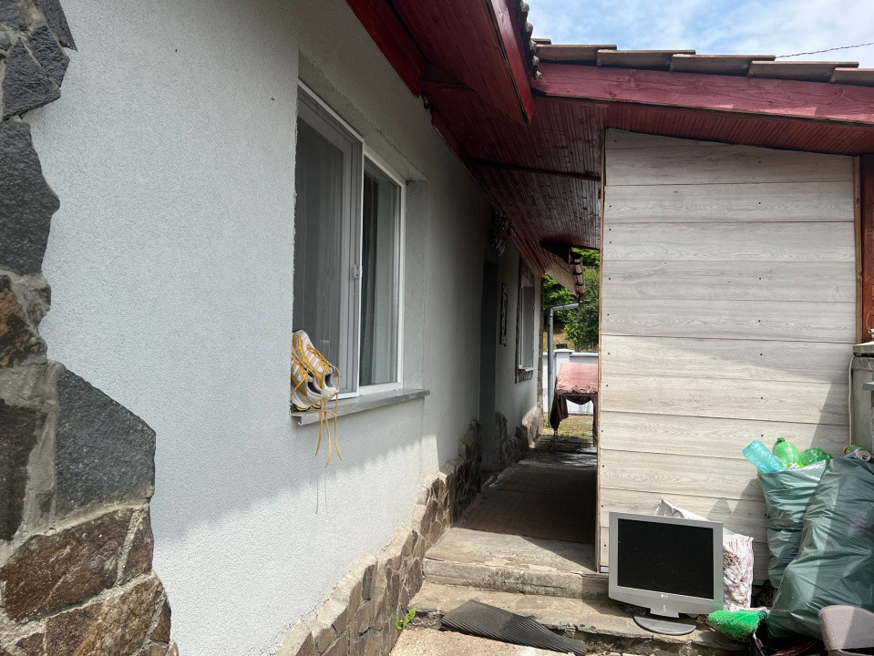 Casa cu 2 camere zona Grivitei 