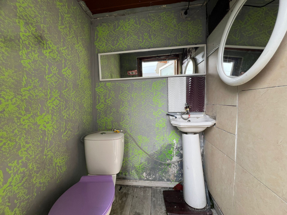 Casa cu 2 camere zona Grivitei 
