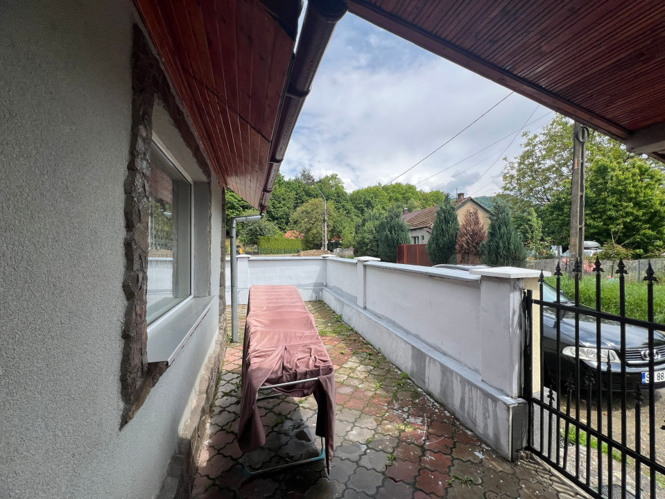 Casa cu 2 camere zona Grivitei 