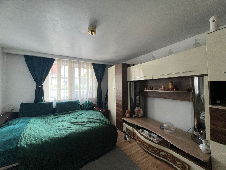 Casa cu 2 camere zona Grivitei 