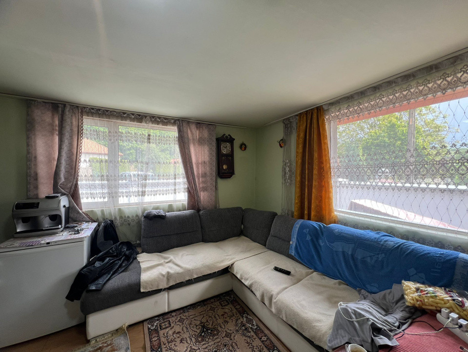 Casa cu 2 camere zona Grivitei 