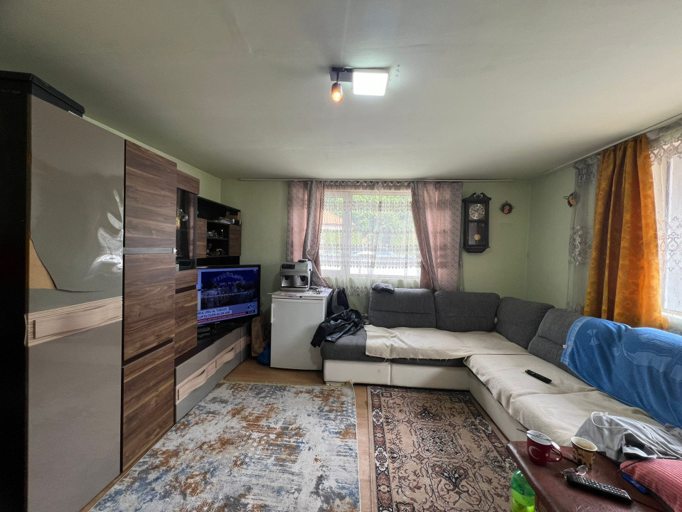 Casa cu 2 camere zona Grivitei 
