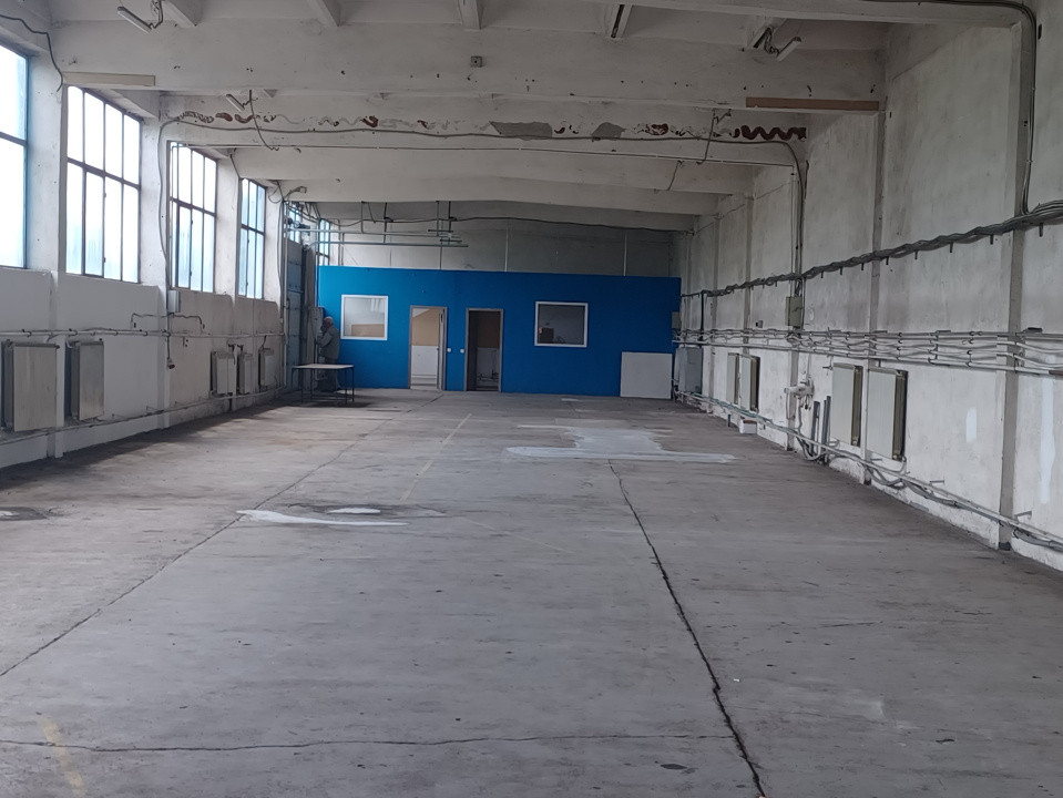 De vanzare hala industriala plus spatiu birouri