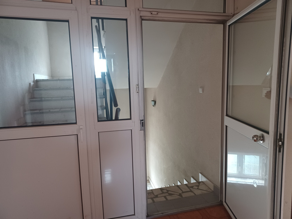 De vanzare hala industriala plus spatiu birouri