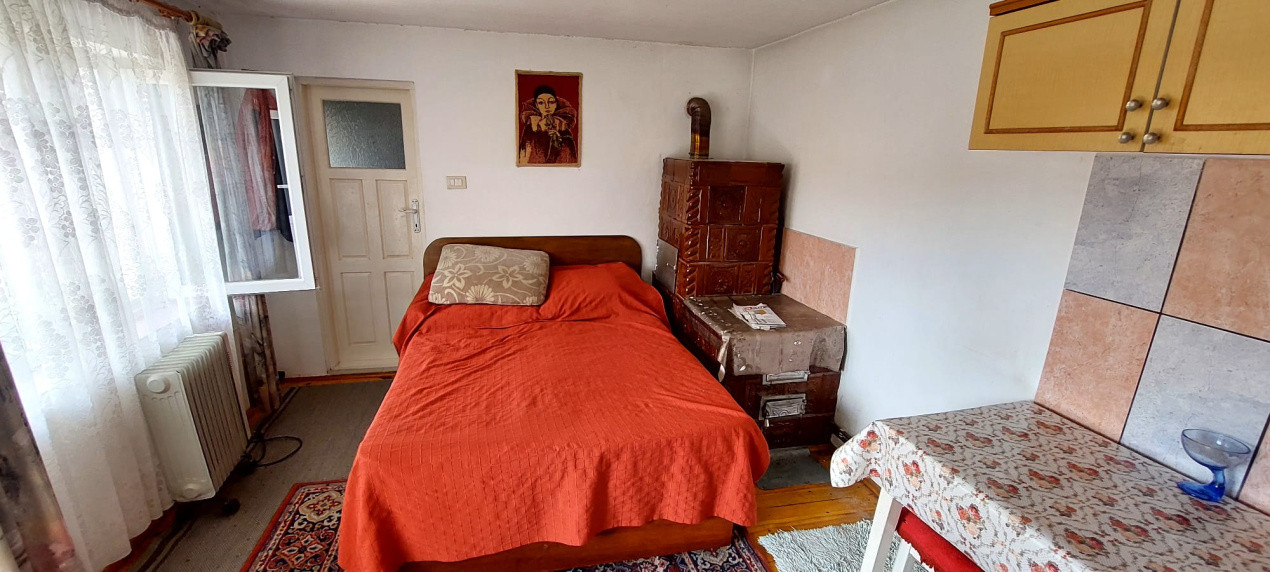 Casa 2 camere suprafata utila 78 mp,teren 691 mp,spre vanzare in Gusu Sibiu