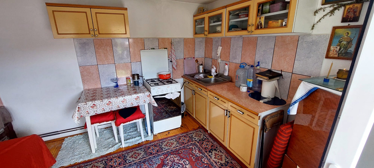 Casa 2 camere suprafata utila 78 mp,teren 691 mp,spre vanzare in Gusu Sibiu