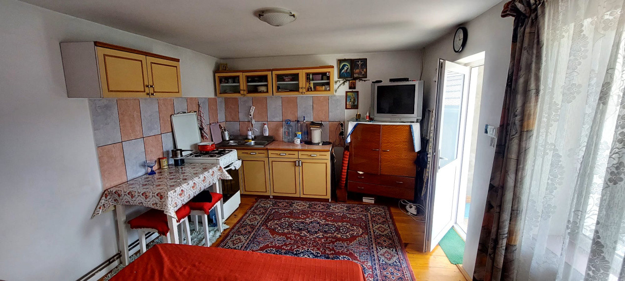 Casa 2 camere suprafata utila 78 mp,teren 691 mp,spre vanzare in Gusu Sibiu