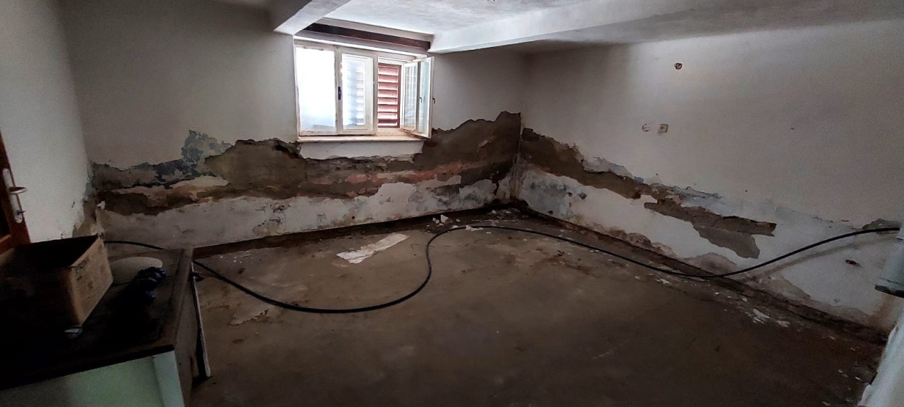 Casa 7 camere suprafata utila 300mp, teren 1000mp,spre vanzare in Cisnadie